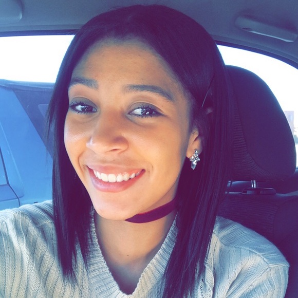 Meet your Posher, Gabrielle - Picture 1 of 1